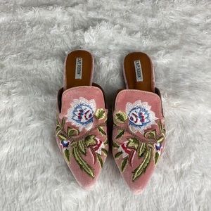 CAPE ROBBIN Suede Mules